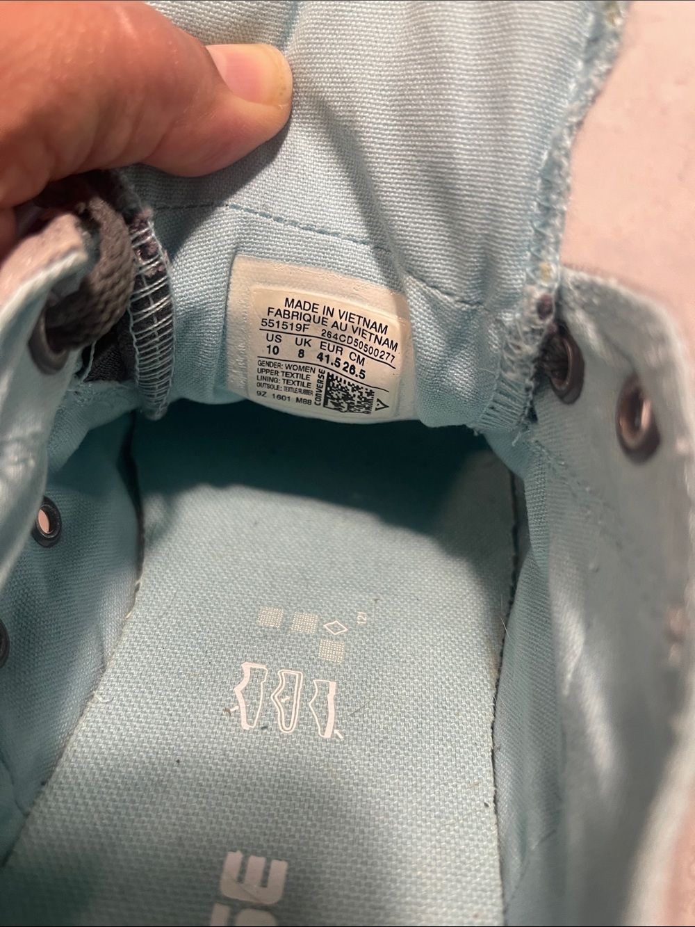 Converse - Picture 3 of 4